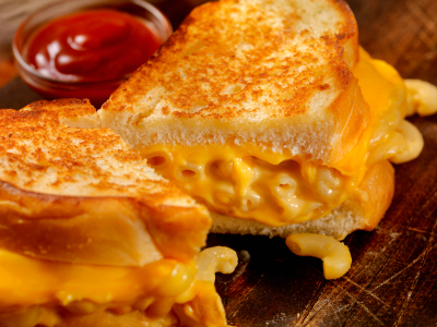 Grilled Mac & Cheese Sandwich
