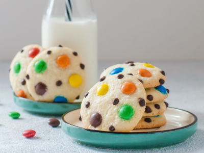 Grilled Candy-Coated Chocolate Cookies