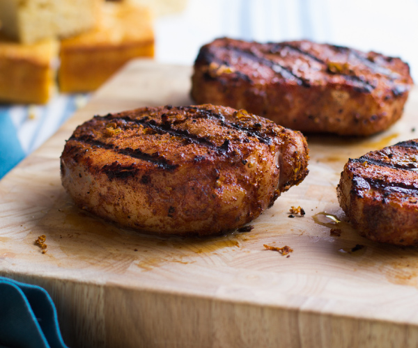 Sugar & Spice New York Pork Chops Recipe | Blue Rhino