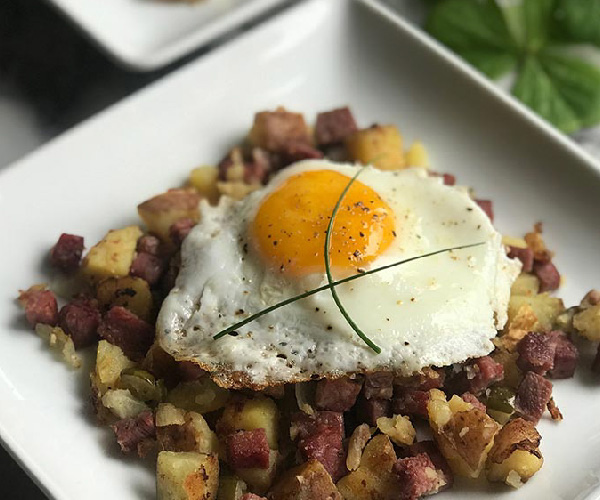 Sunny-Side Up Egg & Corned Beef Hash Recipe