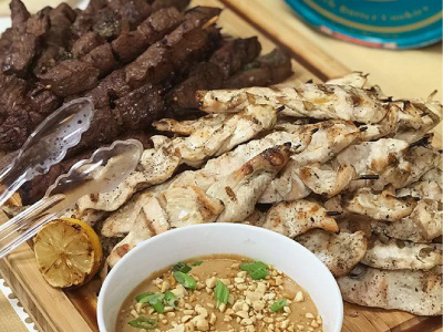 Grilled Chicken Skewers with Spicy Peanut Sauce Recipe | Blue Rhino