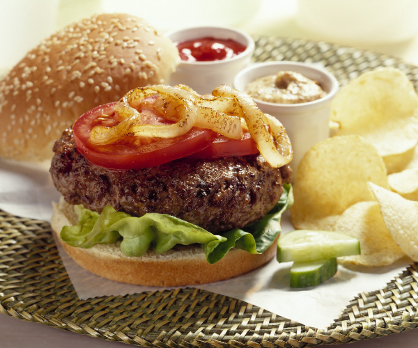 Burgers with Grilled Onions Recipe | Blue Rhino